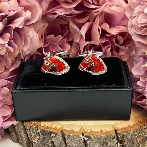Handsome Bridled Red Chestnut Horse Head Cufflinks - Picture 2 of 16